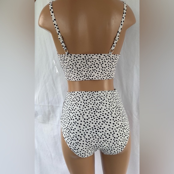 Old Navy black and white polka dot high-waisted bikini set from Old Navy - Picture 5 of 7
